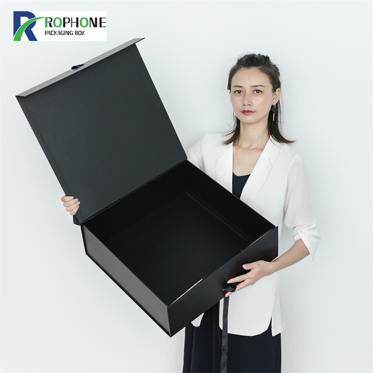 черная магнитная подарочная коробка